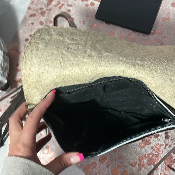 NWT cowhide and leather crossbody bag by jewlery junkie - Picture 7 of 7